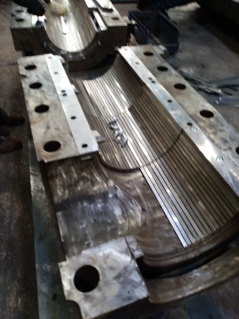 Assembly of cage chambers.